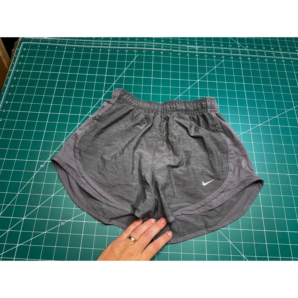 Nike Dri-FIT Womens Gray Heathered Running Shorts Size XS Athletic Gym Track